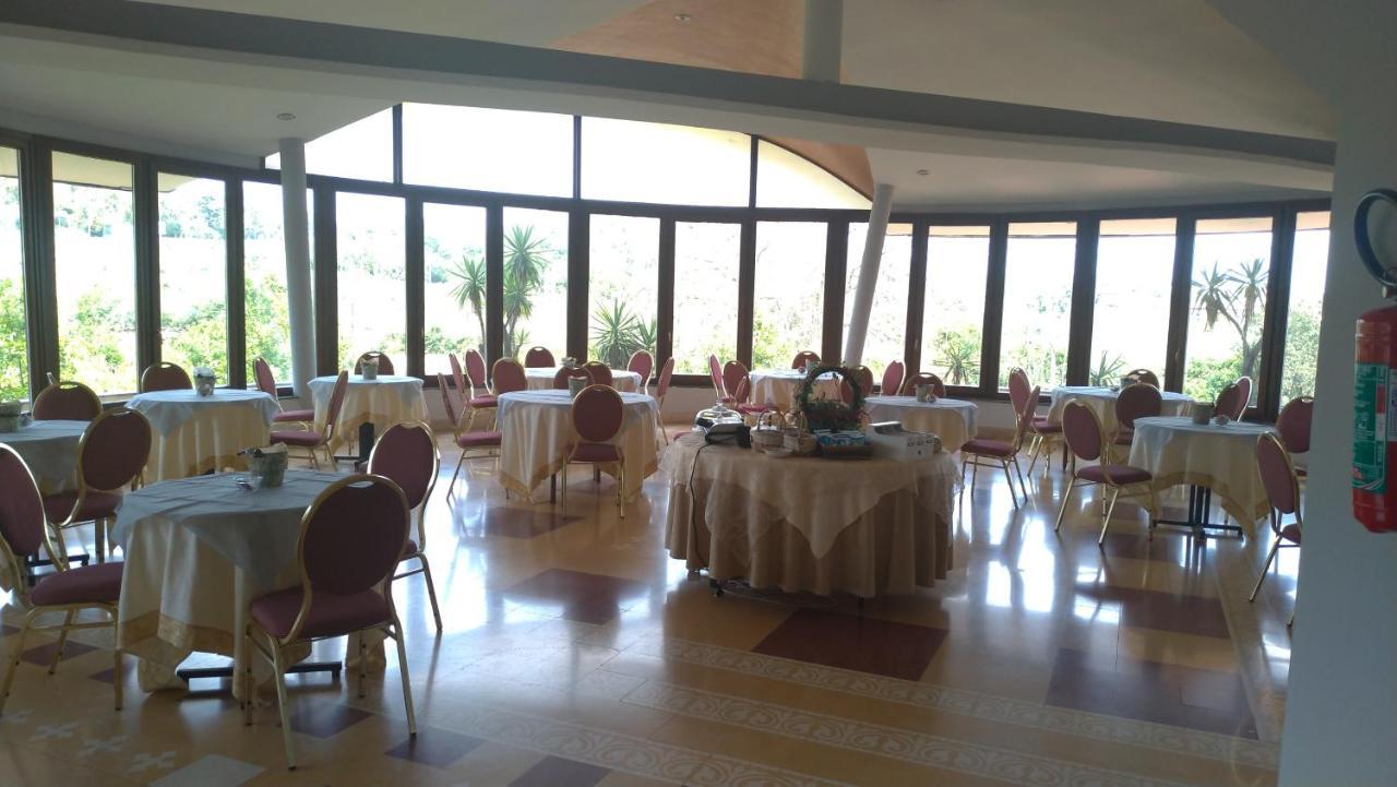 Ares Hotel San Giovanni La Punta Buitenkant foto
