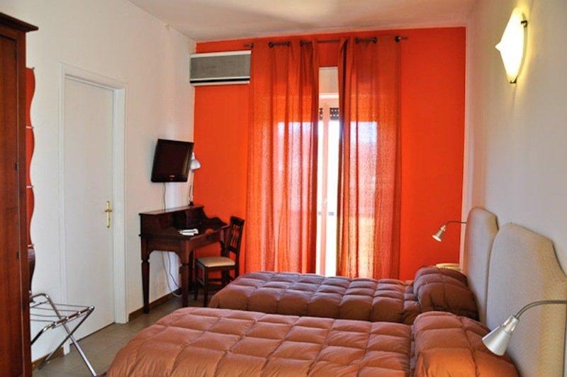 Ares Hotel San Giovanni La Punta Buitenkant foto