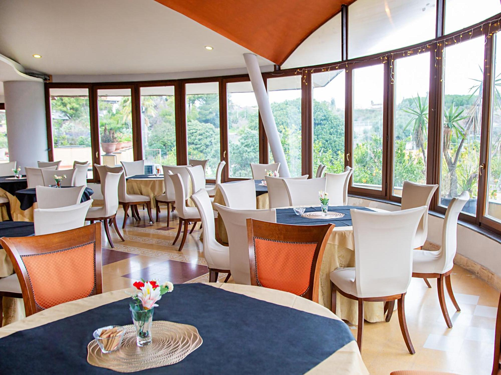 Ares Hotel San Giovanni La Punta Buitenkant foto